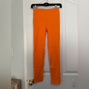 All in Motion Vibrant Orange Women’s Leggings Size Medium